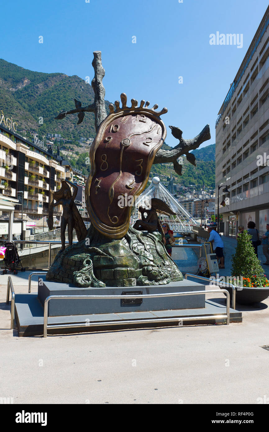 Salvador dali clock hires stock photography and images Alamy