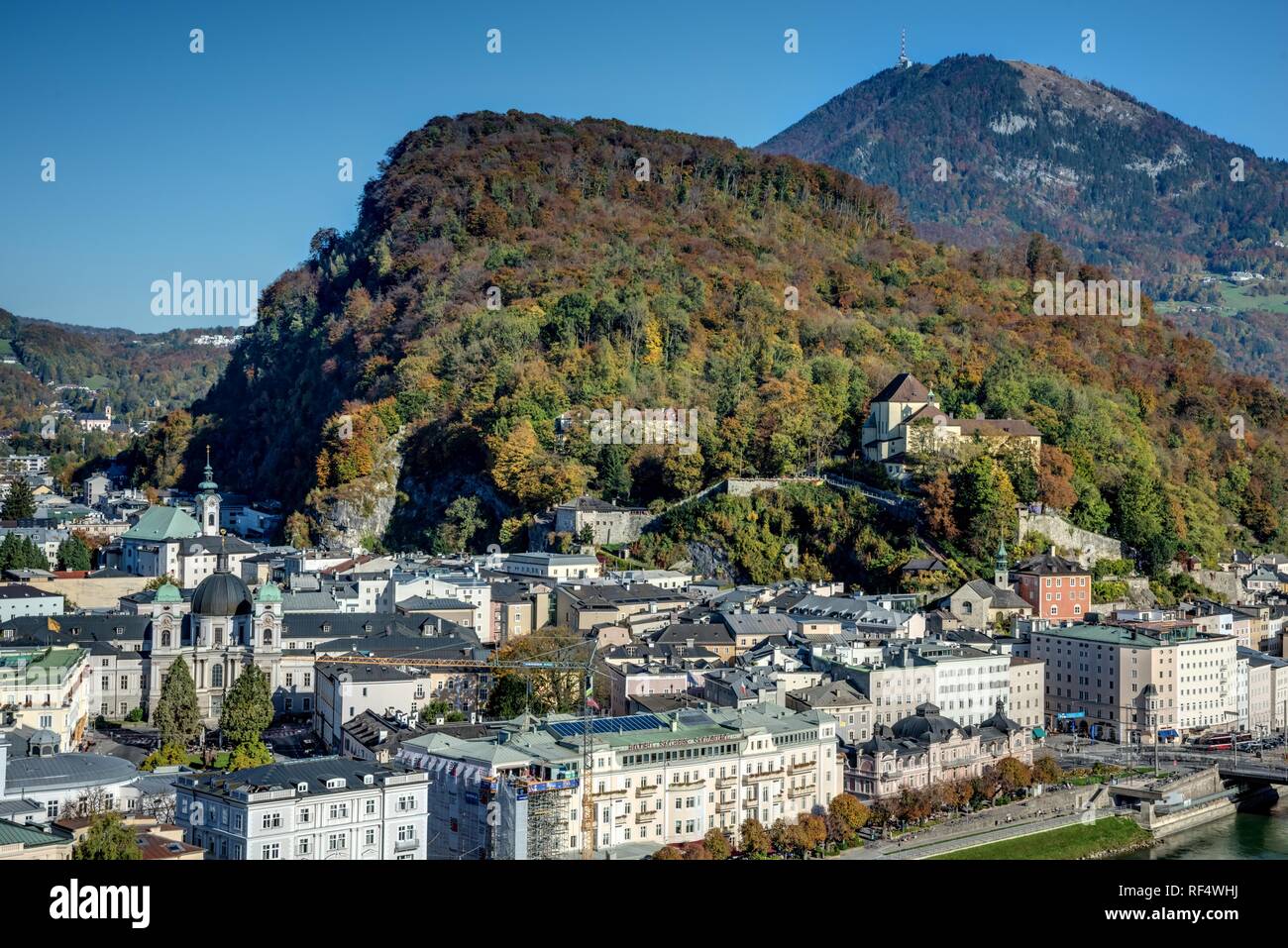 Salzburg, Blick vom Mönchsberg auf den herbstlichen Kapuzinerberg - Salzburg, Viev from Moenchsberg to Kapuzinerberg Stock Photo