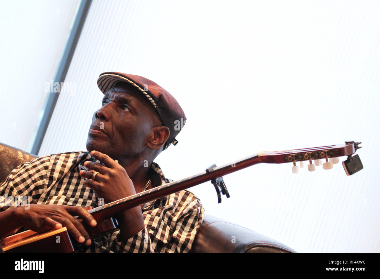 shona-music-hi-res-stock-photography-and-images-alamy