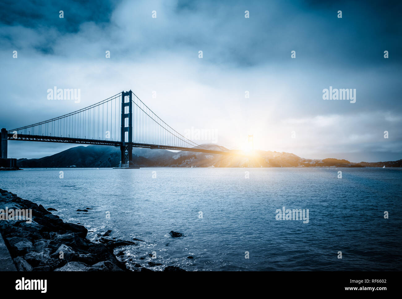 golden gate bridge in sunset, san francisco, usa Stock Photo - Alamy