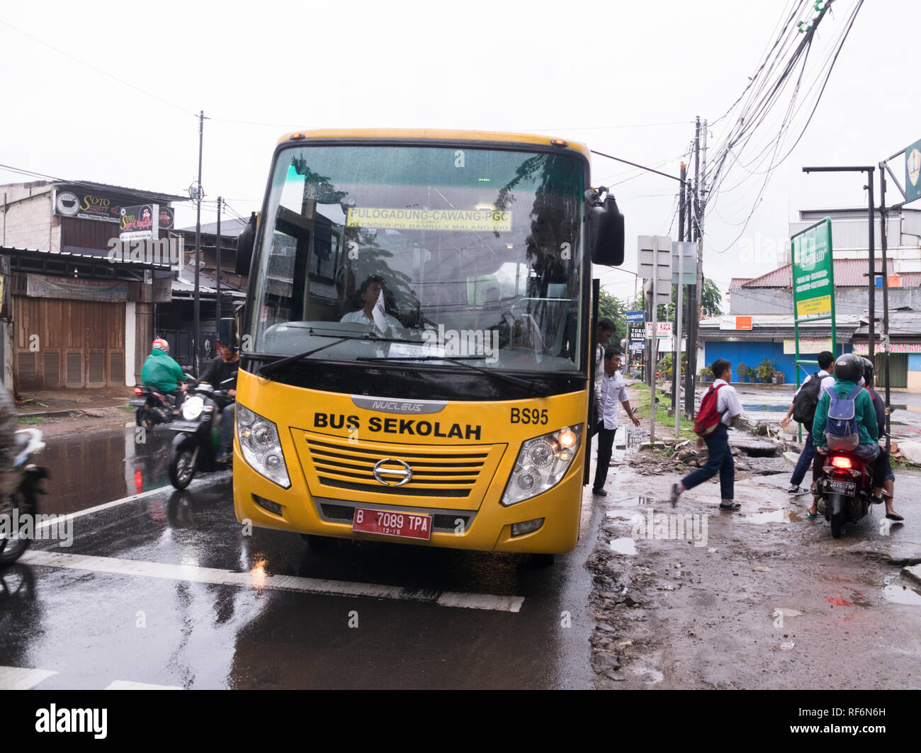 Indonesian school hi-res stock photography and images - Alamy