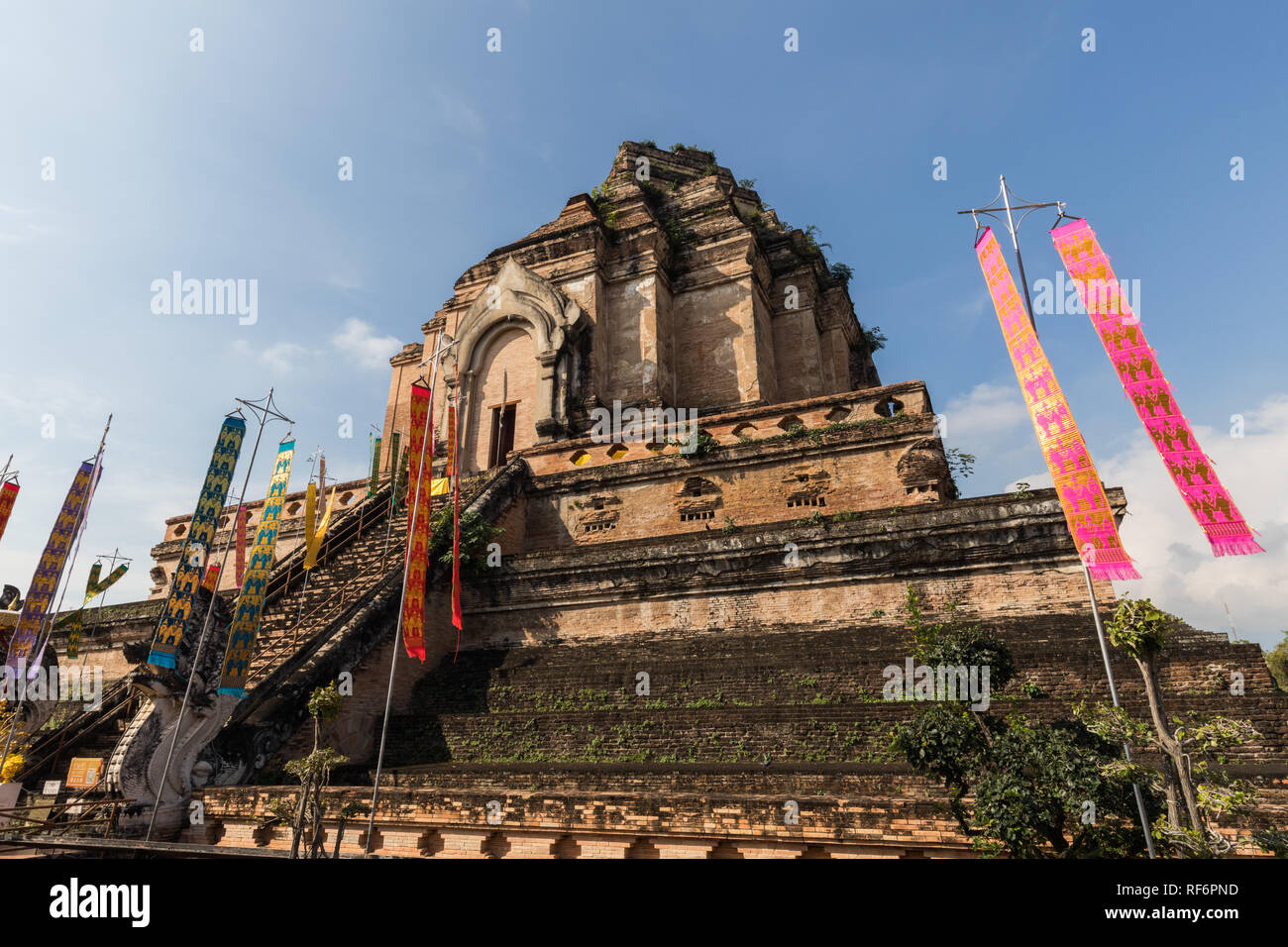 Wat Chedi Luang 'temple of the big stupa' is a Buddhist temple in the historic center of Chiang Mai. King Saen Muang Ma began building Phra Chedi Luan Stock Photo