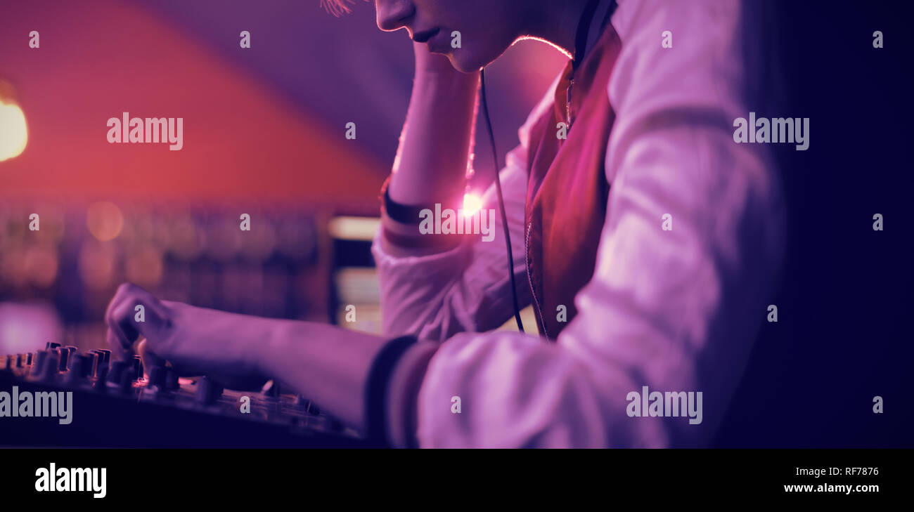 Headphones mixer hires stock photography and images Alamy
