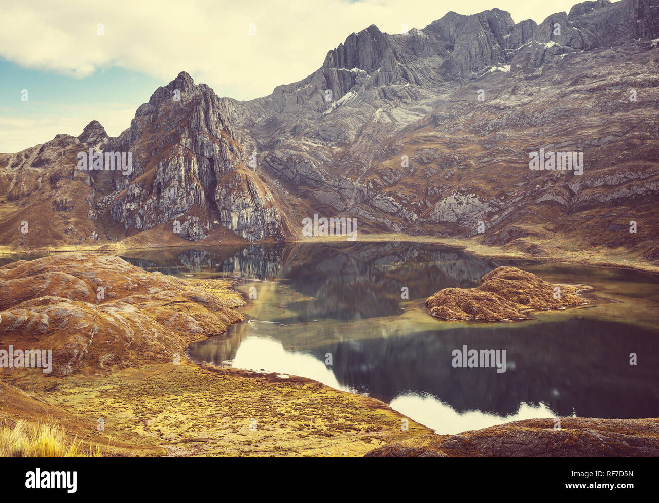 Peru huaraz andes alpamayo hi-res stock photography and images - Alamy