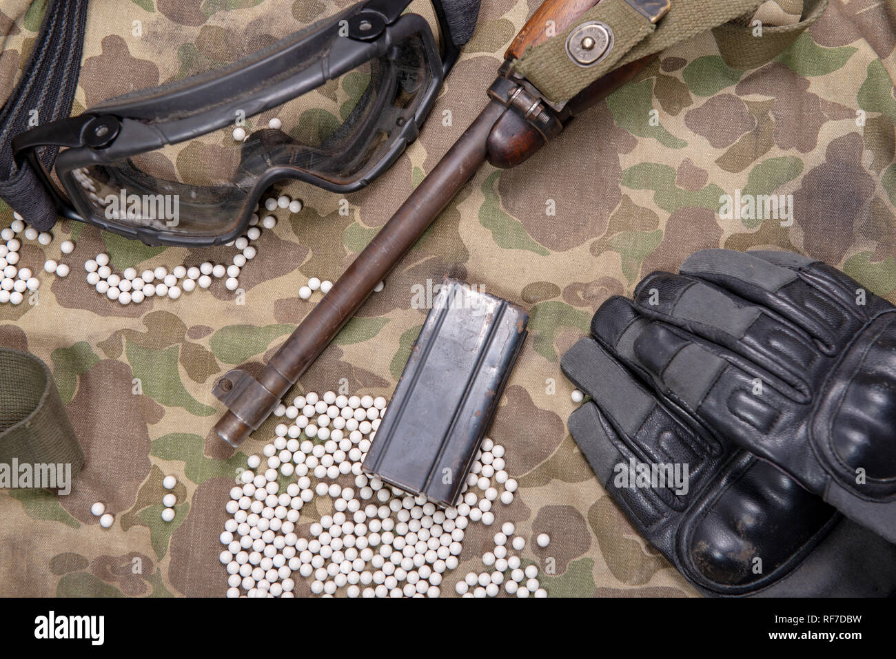 Gun airsoft hi-res stock photography and images - Page 15 - Alamy