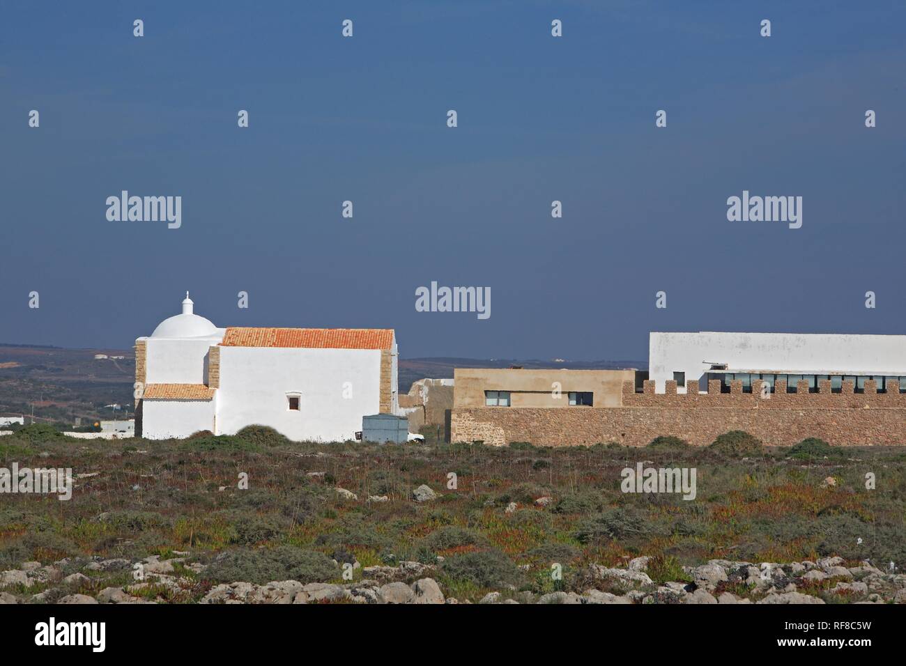 Church and bastion in the Fortaleza de Sagres, Vila do Infante, Sagres, Algarve, Portugal Stock Photo