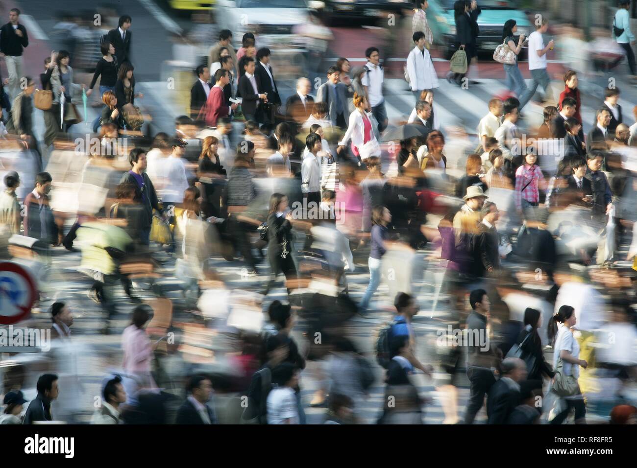 Shibuya pedestrian crossing, the world's busiest pedestrian crosswalk ...