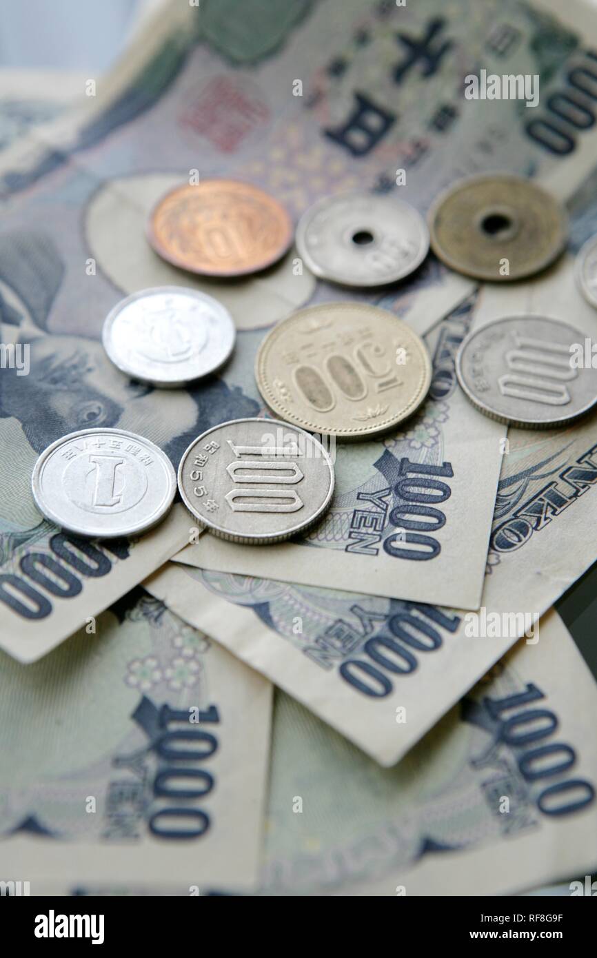 Japanese money, Yen coins and bills, Tokyo, Japan, Europe Stock Photo -  Alamy