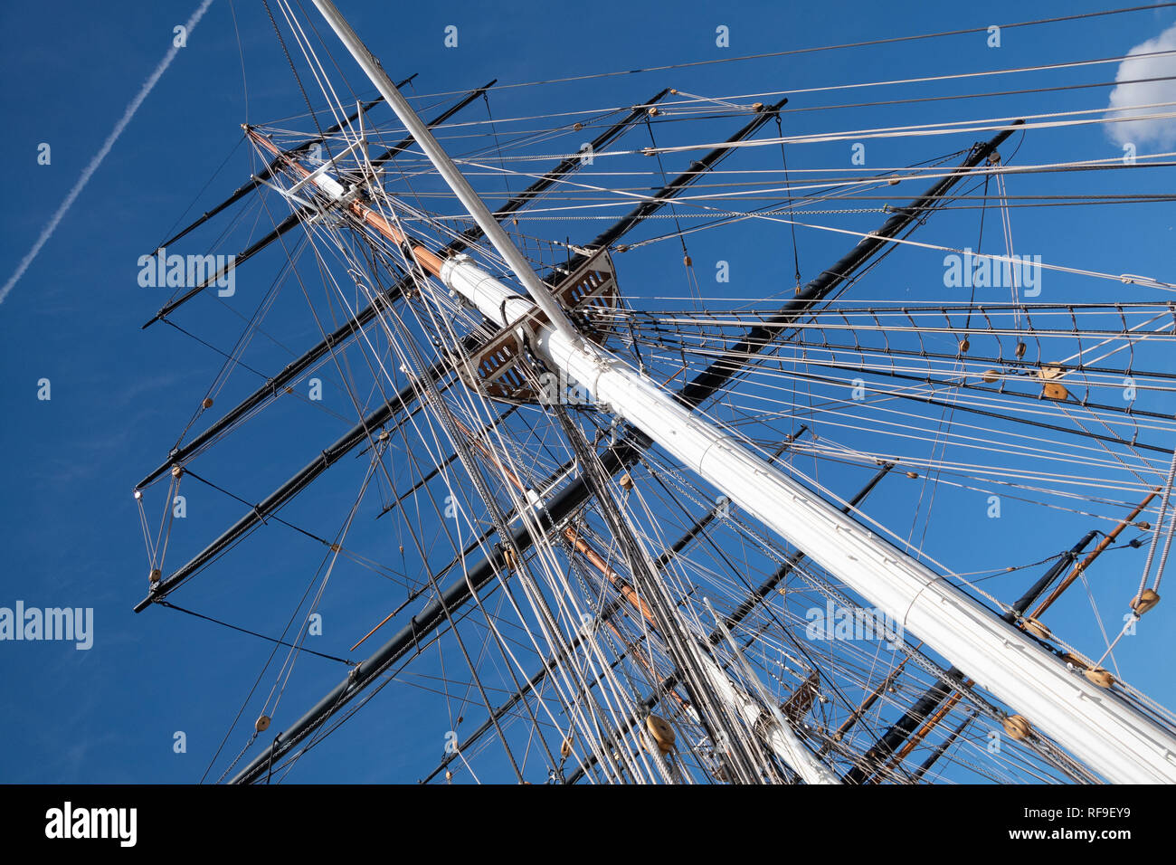 GREENWICH, United Kingdom — Rigging and spars of the Cutty Sark ...