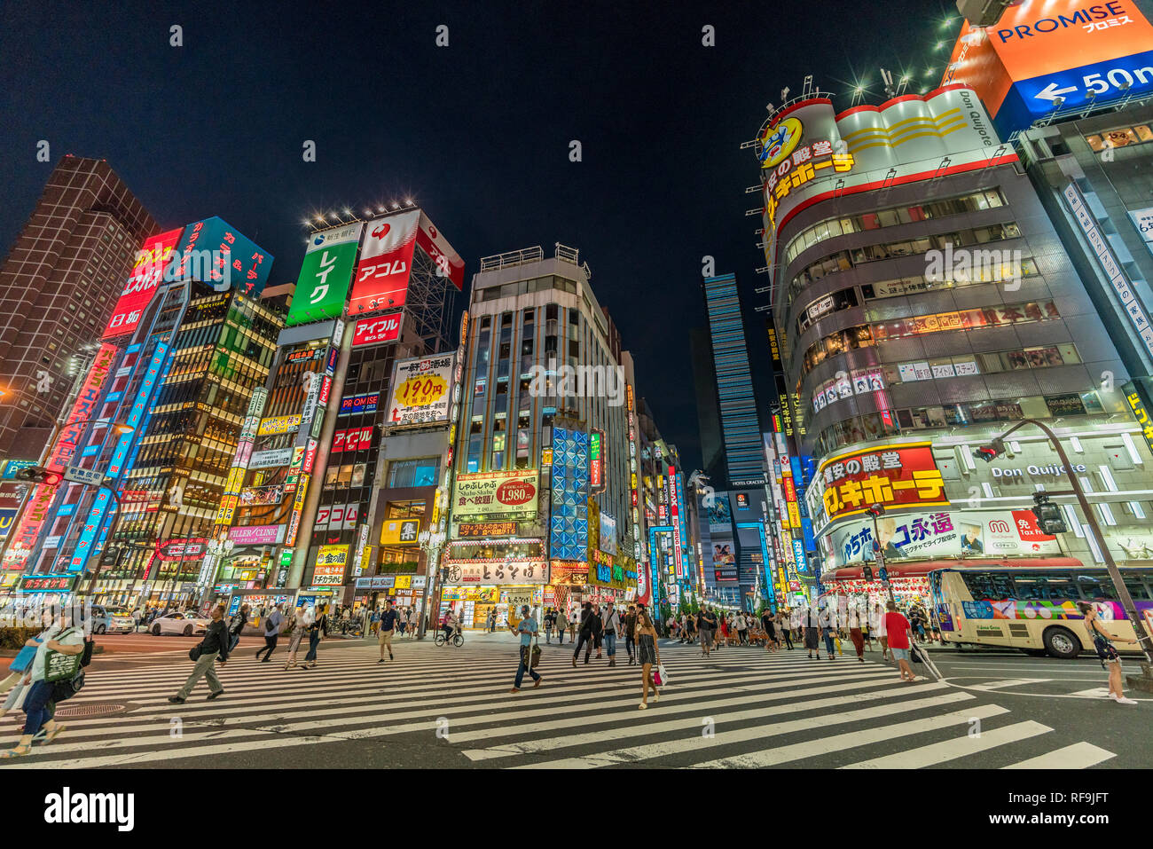 Tokyo Shinjuku Crossing Hi Res Stock Photography And Images Page 9 Alamy