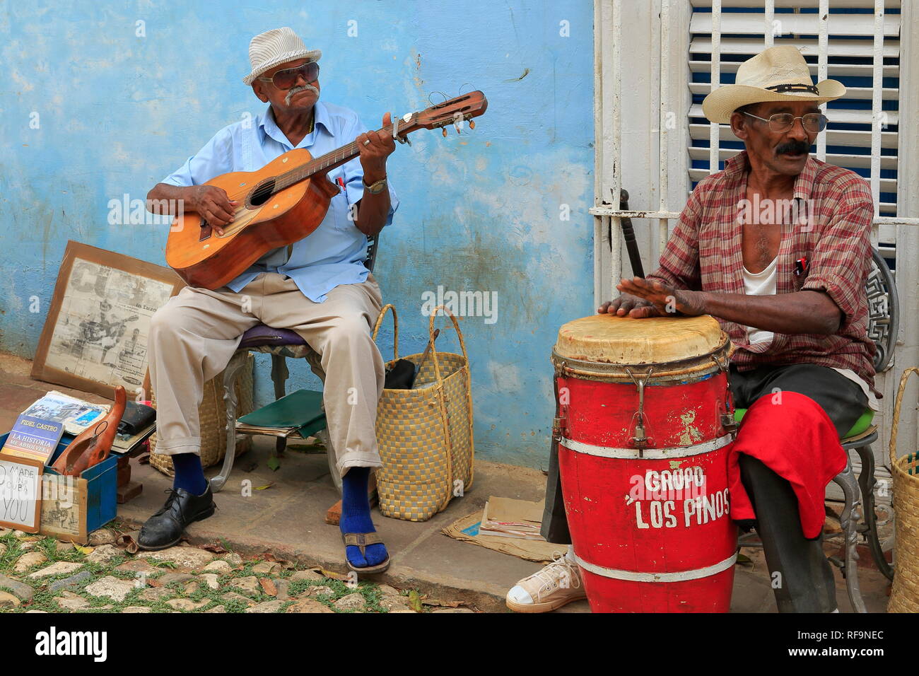 Кубинские музыкальные инструменты. Кубинские песни и инструменты. Куба песни. Группа Nucay Cuba.