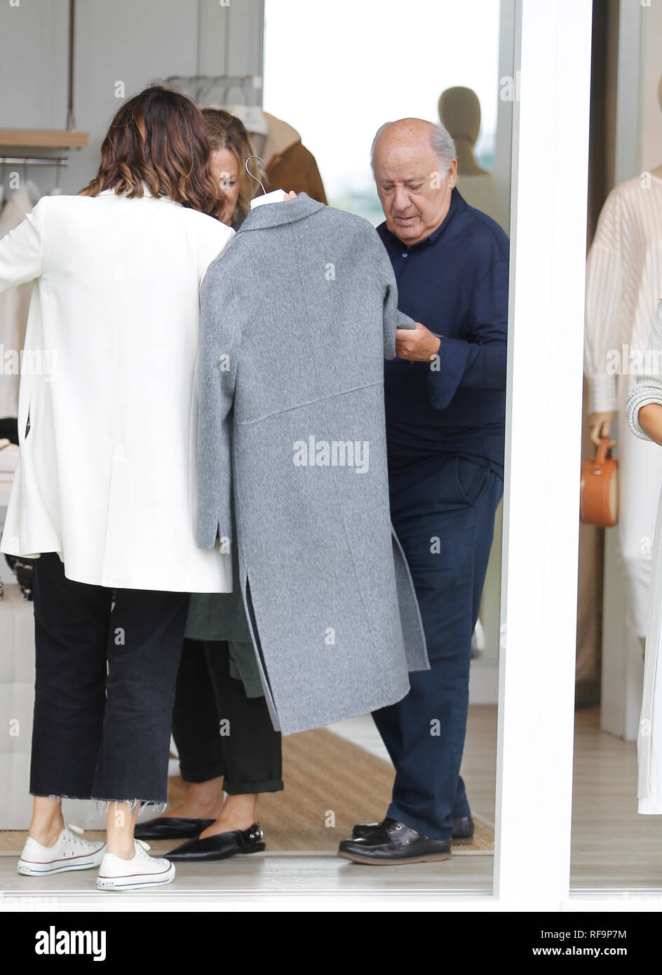 Amancio ortega clothes online