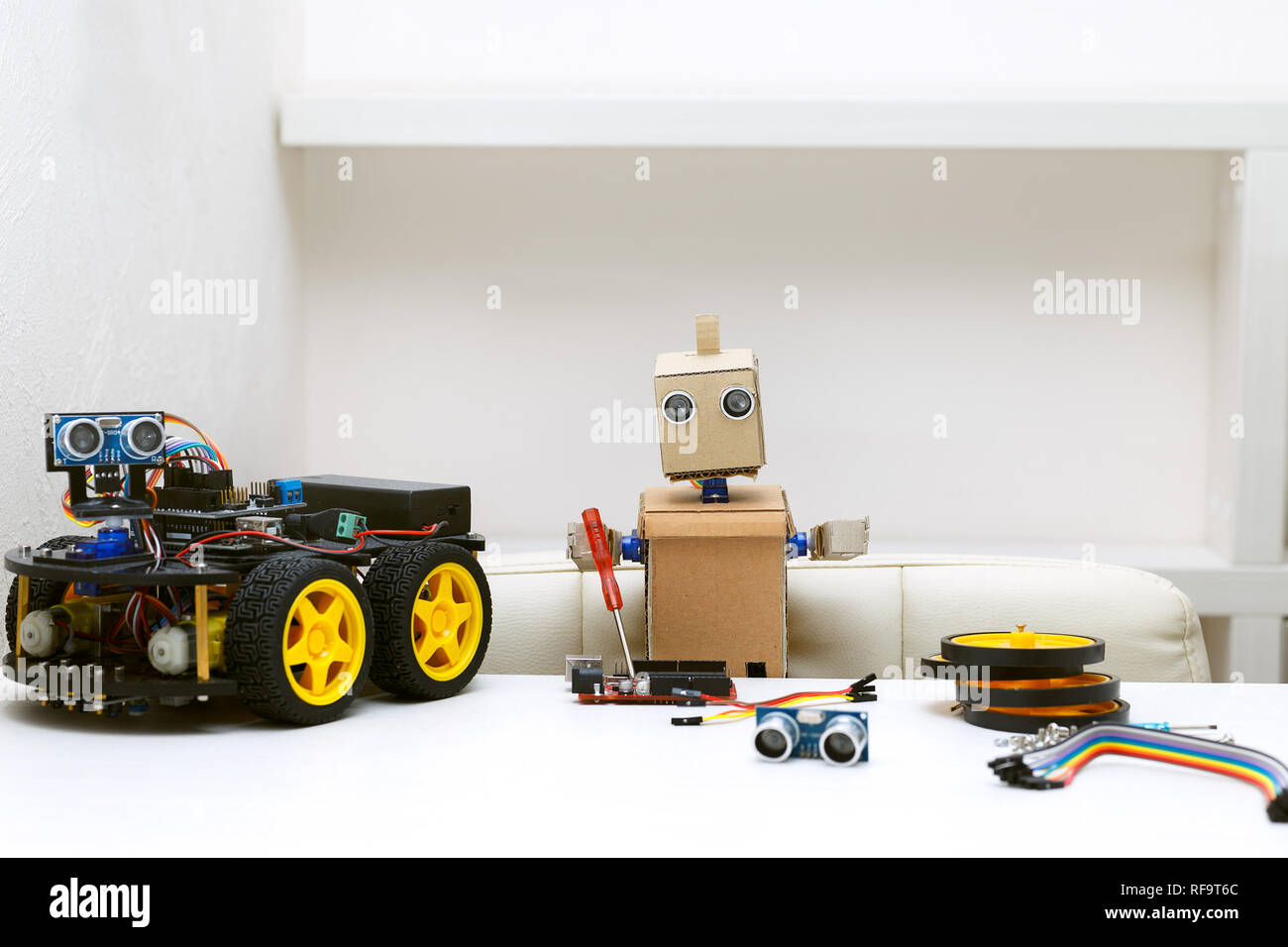 Figura Tragic Toys - Robot Boy — Camden Shop