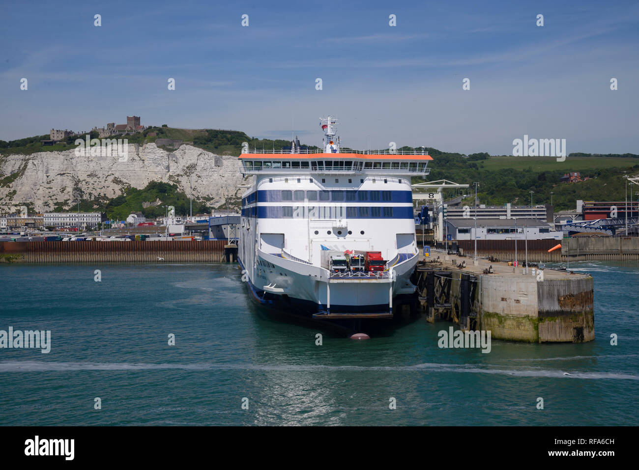 Dover-Calais Ferry crossing, Dover harbour Stock Photo - Alamy