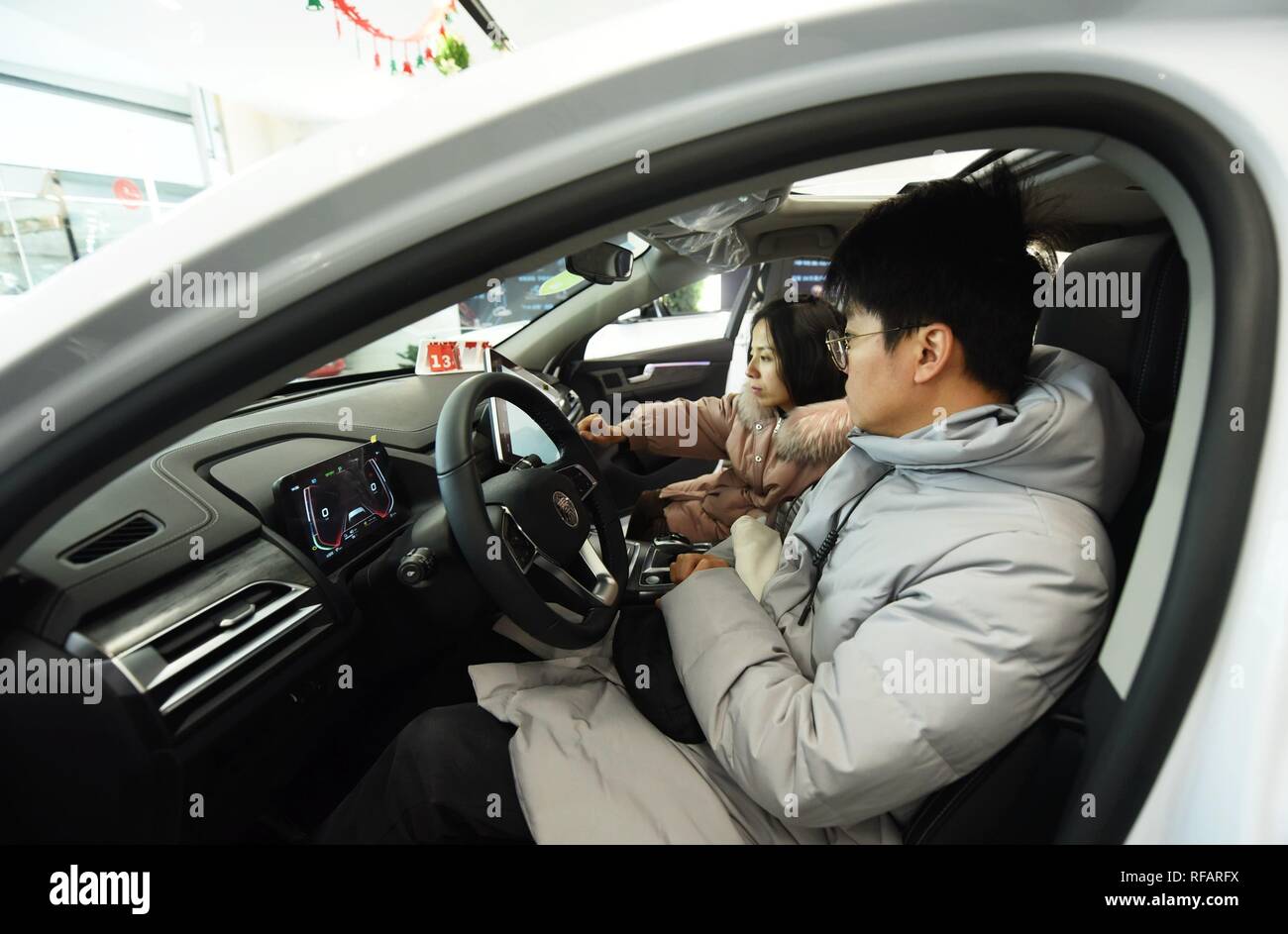 Asia car sales hires stock photography and images Alamy