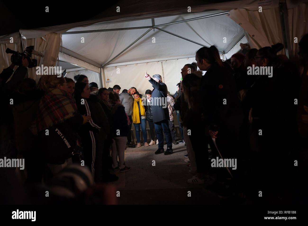 Friends, relatives and People seen with Julen's parents during the(02)