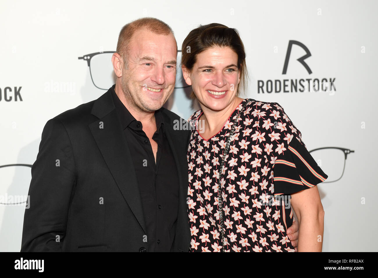 24 January 2019, Bavaria, München: Heino Ferch, actor and his wife Marie-Jeanette Ferch come to the Rodenstock Eyewear Show 2019 in the Isarforum. Photo: Tobias Hase/tha/dpa Stock Photo