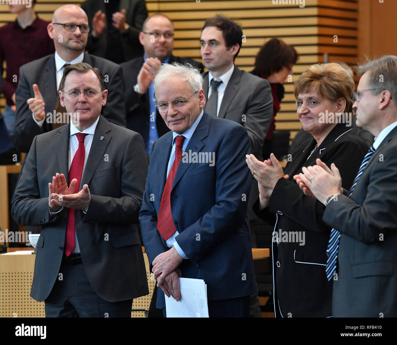 25 January 2019, Thuringia, Erfurt: Bodo Ramelow (Die Linke, l-r) Thuringia's Prime Minister, historian Götz Aly, President of the State Parliament Birgit Diezel and Klaus von der Weiden from the Thuringian Constitutional Court are standing in the Thuringian State Parliament for an hour of commemoration. Politicians and citizens remember the victims of National Socialism. Three survivors of the Buchenwald concentration camp take part. On 27 January there will be further events in the country to mark the International Day of Remembrance of the Victims of the Holocaust. Photo: Martin Schutt/dpa- Stock Photo