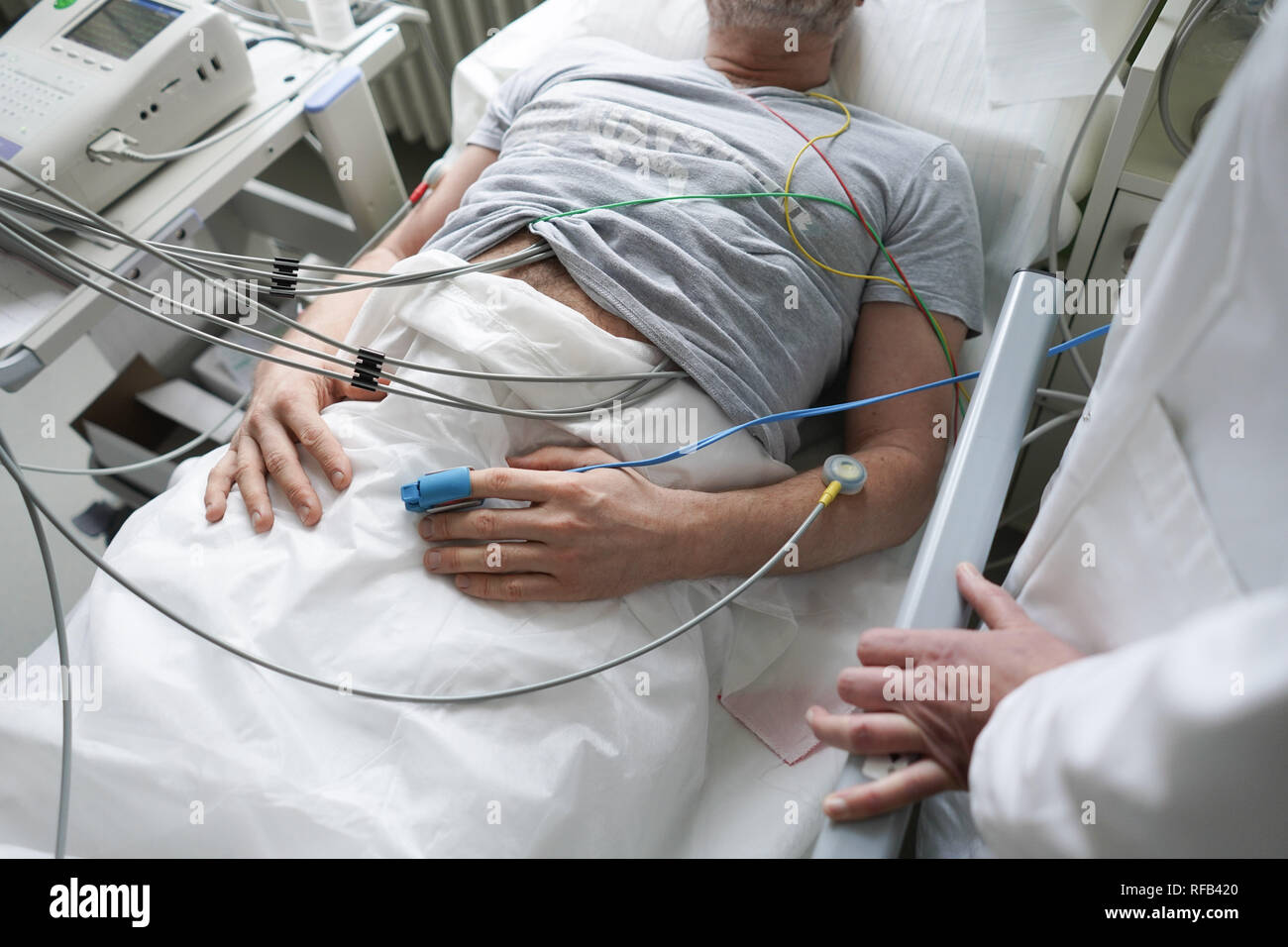Berlin, Germany. 25th Jan, 2019. A patient is lying in the Alexian St. Hedwig Hospital (illustration). Credit: Jörg Carstensen/dpa/Alamy Live News Stock Photo