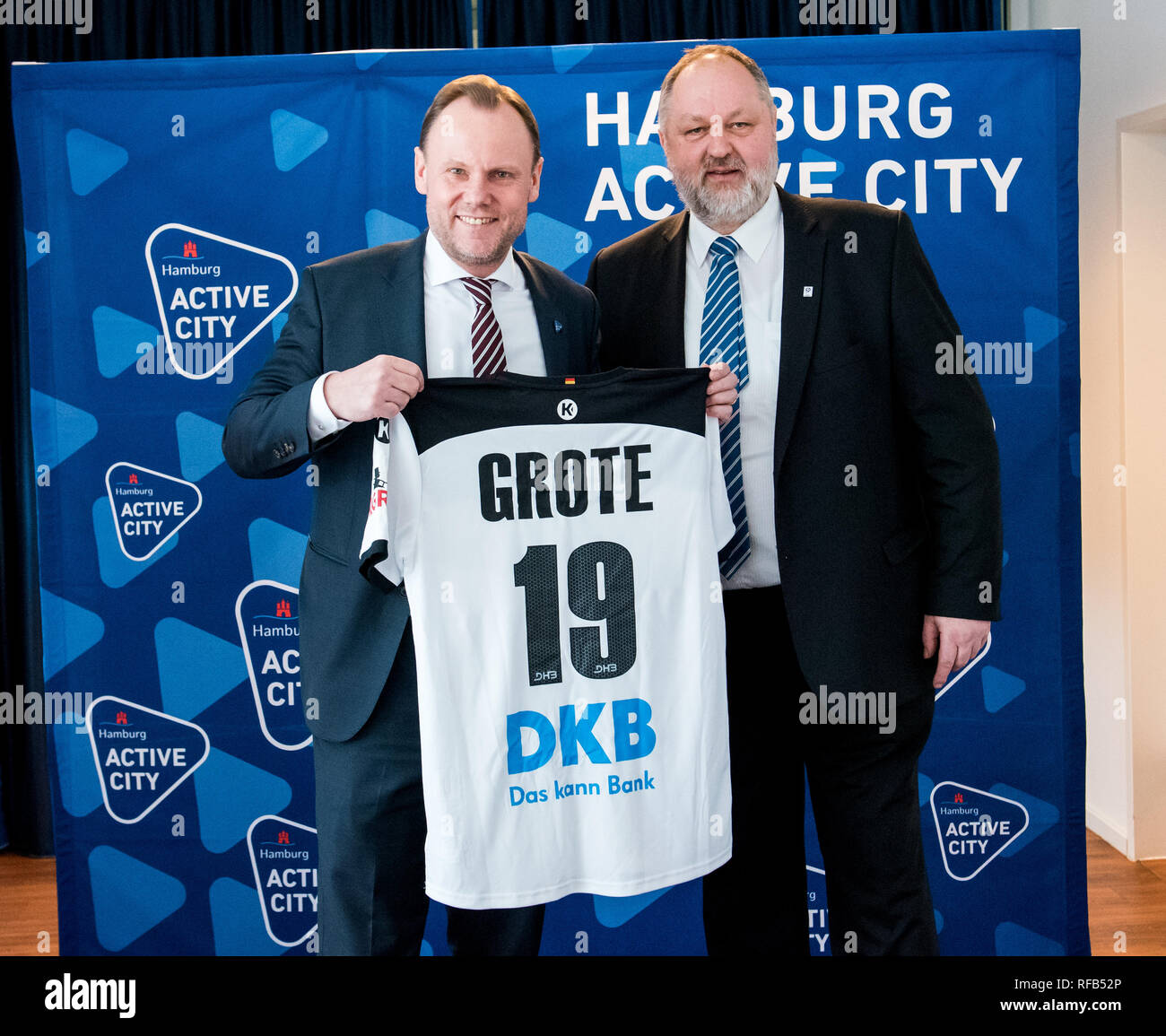 Hamburg, Germany. 25th Jan, 2019. Andy Grote (SPD, l), Sports Senator of Hamburg, and Andreas Michelmann, President of the German Handball Federation, will meet during a Senate reception on the occasion of the Handball World Championship. Credit: Daniel Bockwoldt/dpa/Alamy Live News Stock Photo