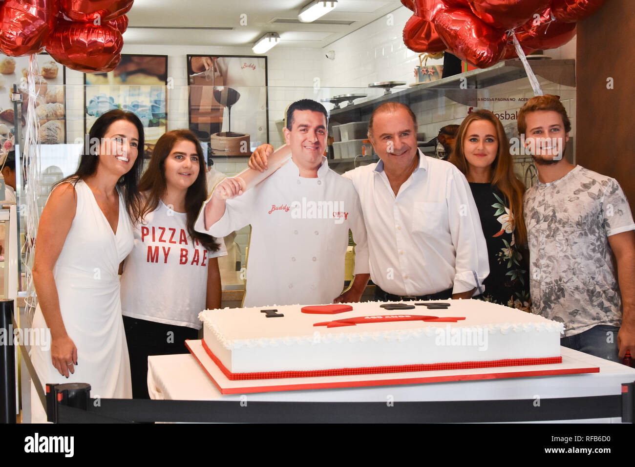 Buddy valastro bakery hi-res stock photography and images - Alamy