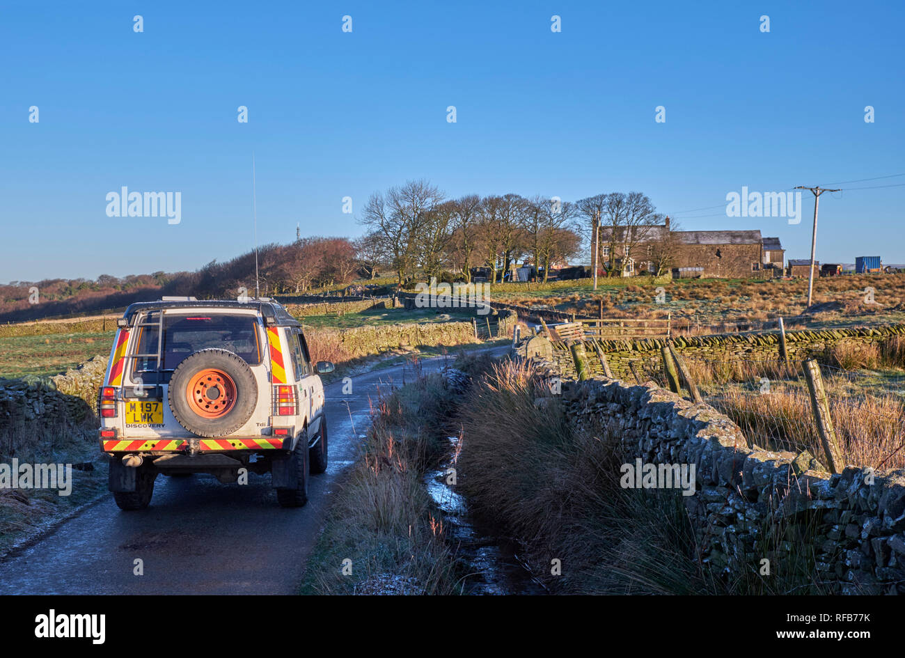 Land Rover on a lane near Chapel-en-le-Frith.  Peak District National Park, Derbyshire, England. Stock Photo