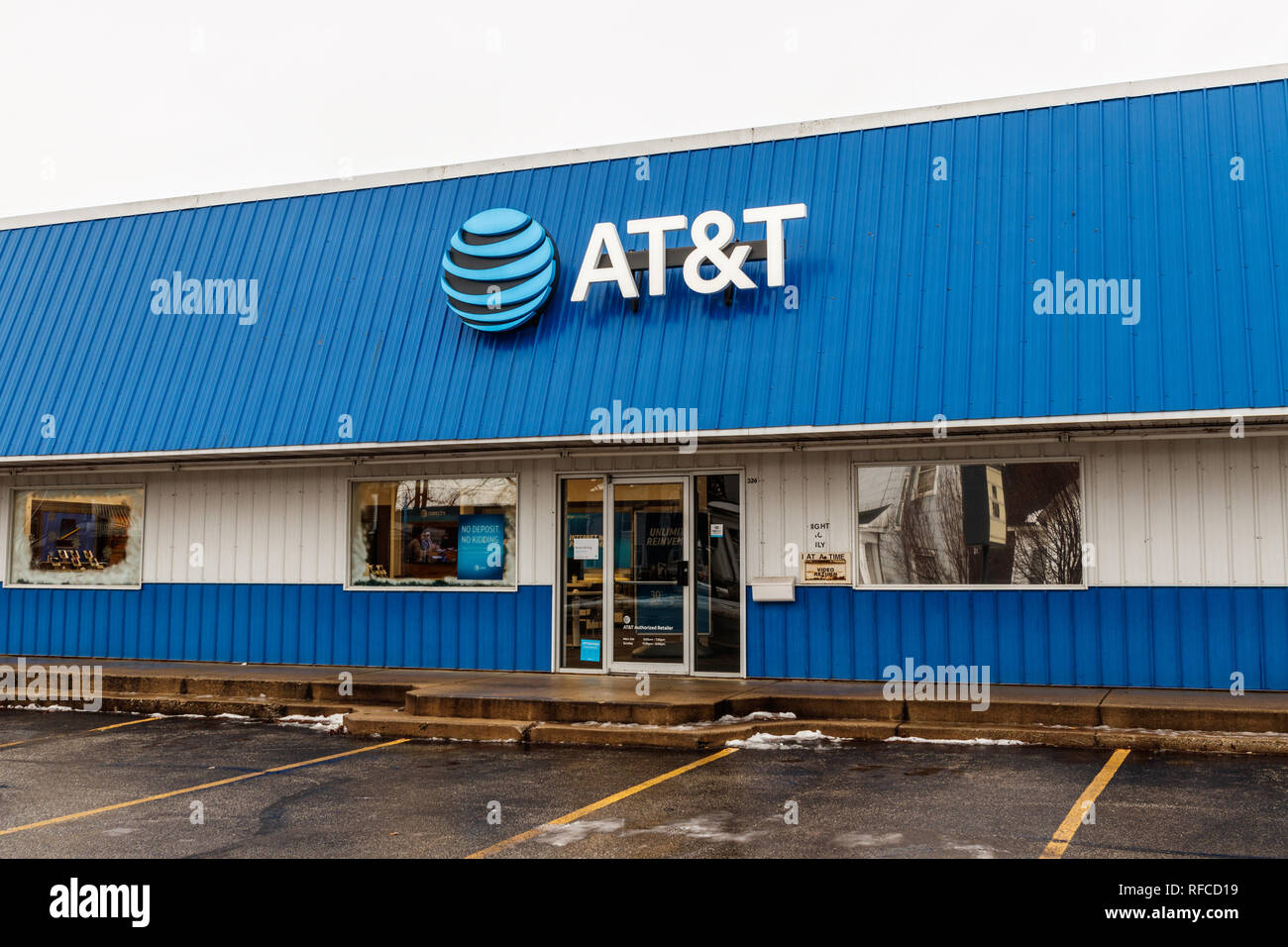 Peru - Circa January 2019: AT&T Mobility Wireless Retail Store. AT&T now offers IPTV, VoIP, Cell Phones and DirecTV III Stock Photo