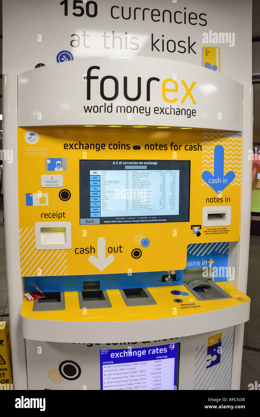 International currency exchange machine inside Vauxhall Underground Station, Vauxhall, London Borough of Lambeth, Greater London, England, United King Stock Photo