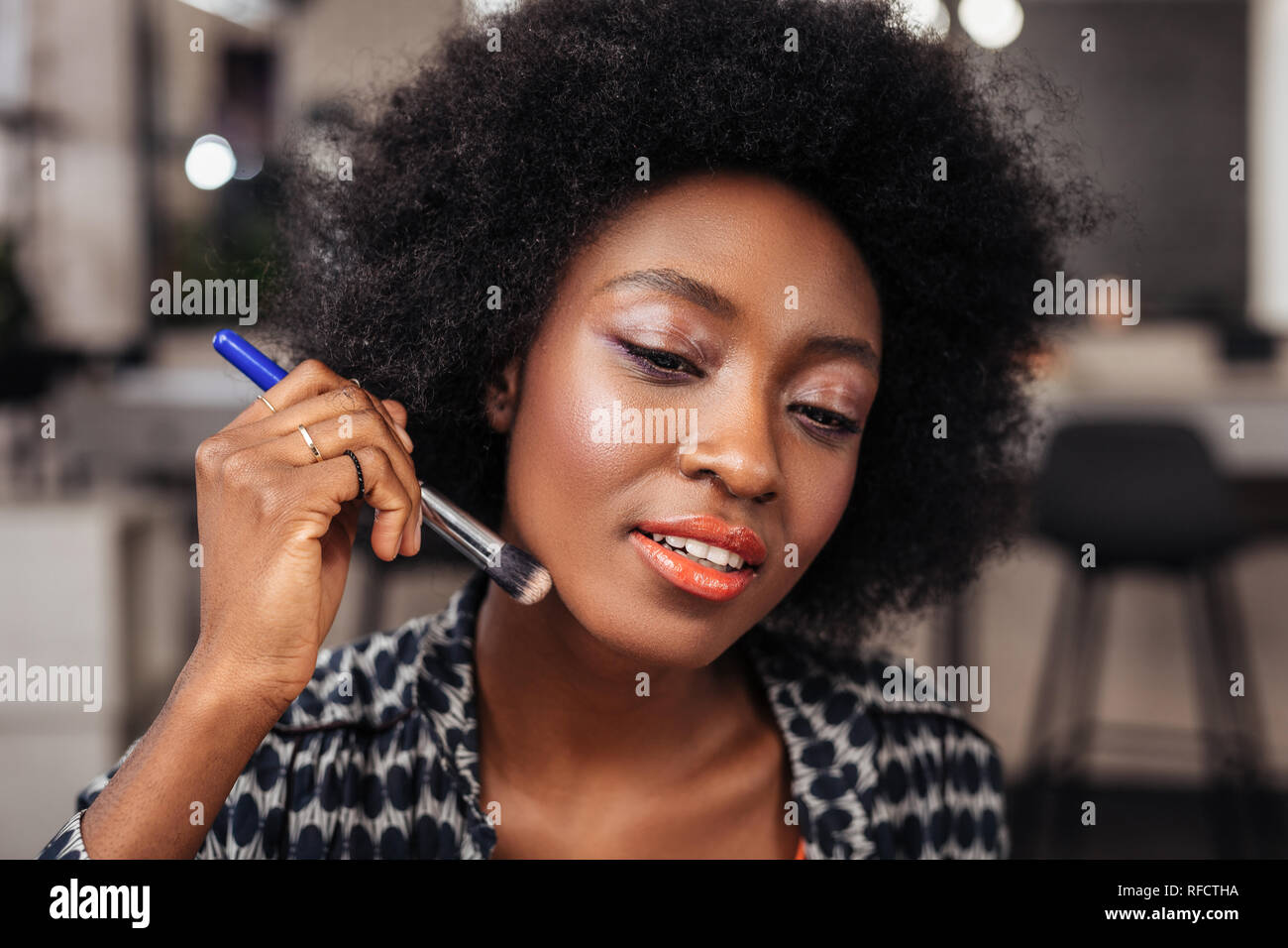 Afro shop hi-res stock photography and images - Page 7 - Alamy