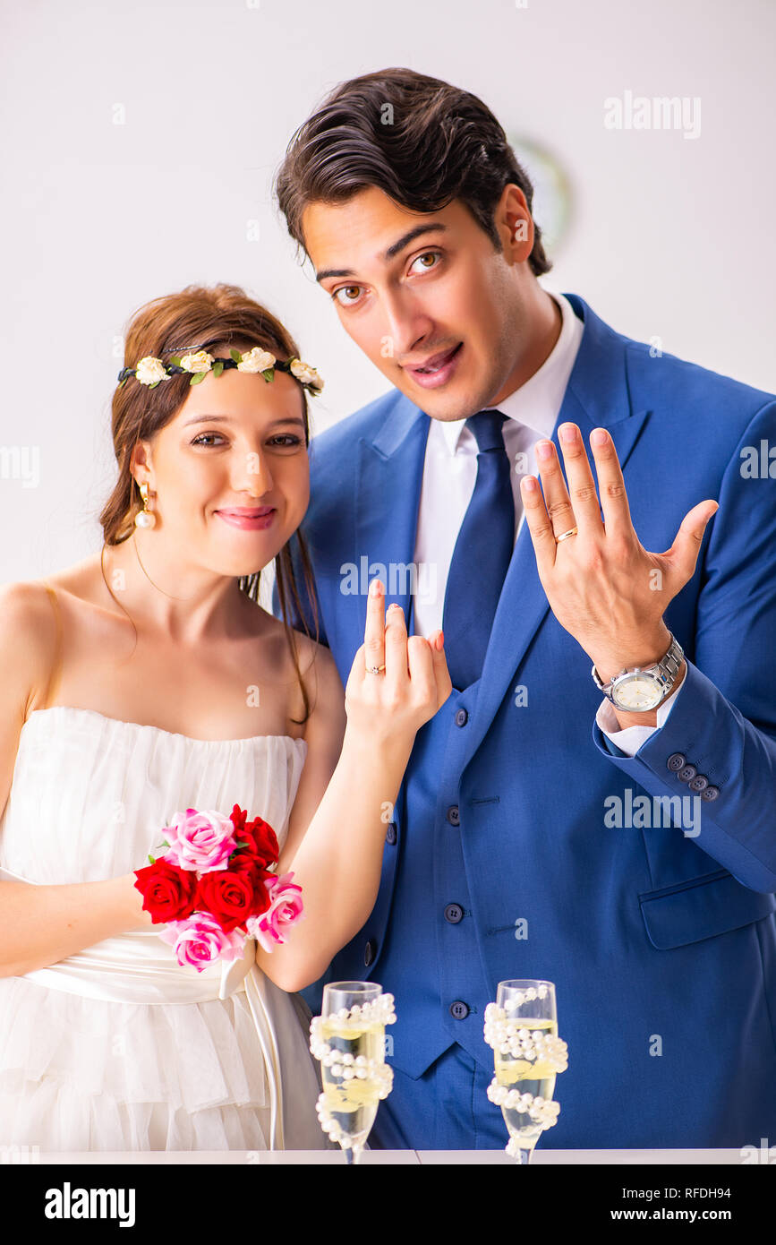 Wedding ceremony with wife and husband Stock Photo Alamy