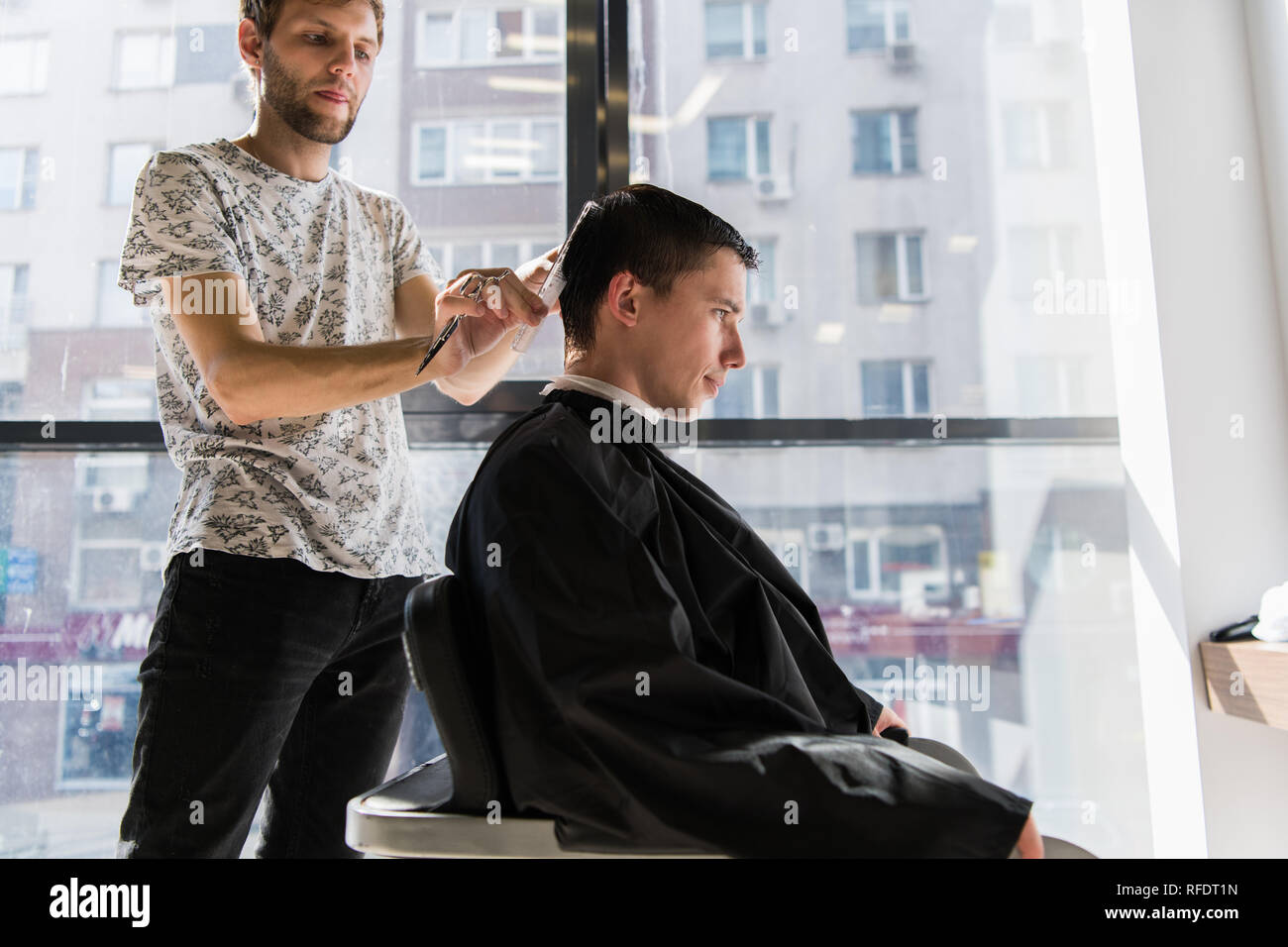 Mens Hairstyling Stock Photos Mens Hairstyling Stock Images Alamy