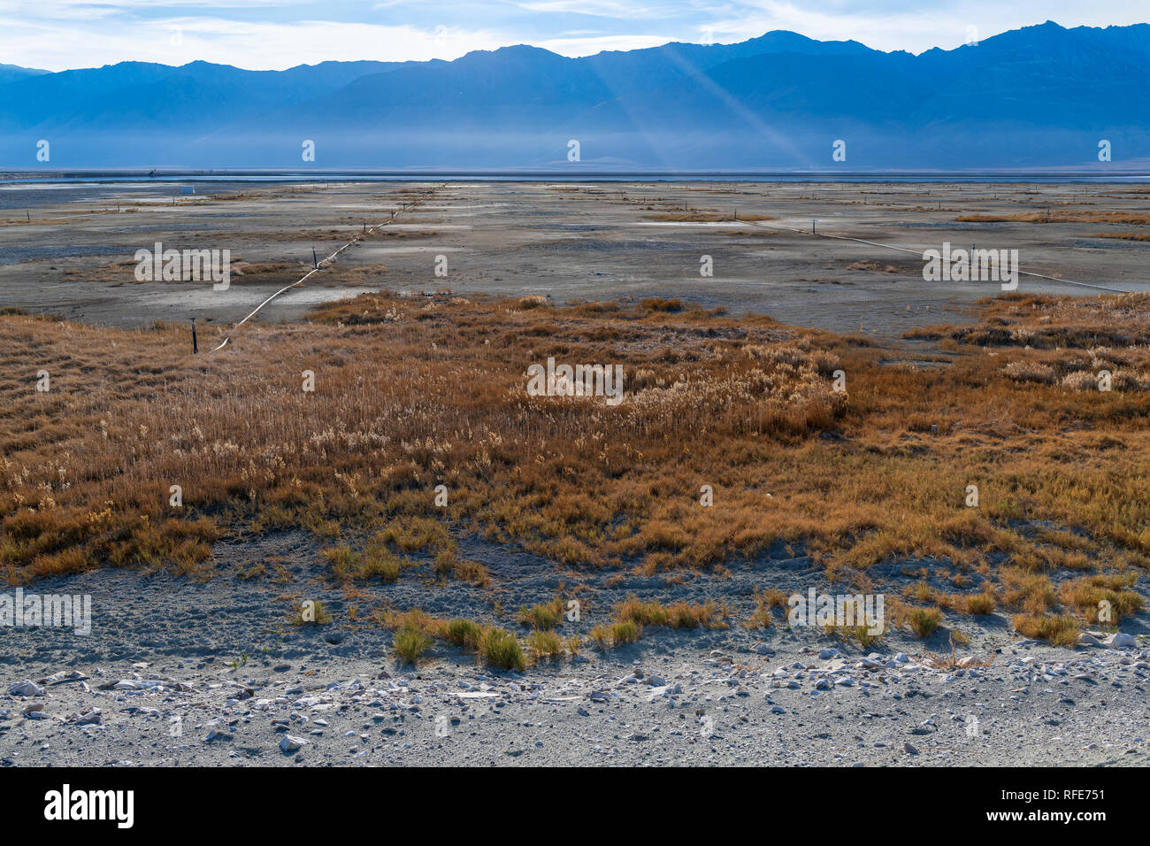 Owens lake salt flats hires stock photography and images Alamy