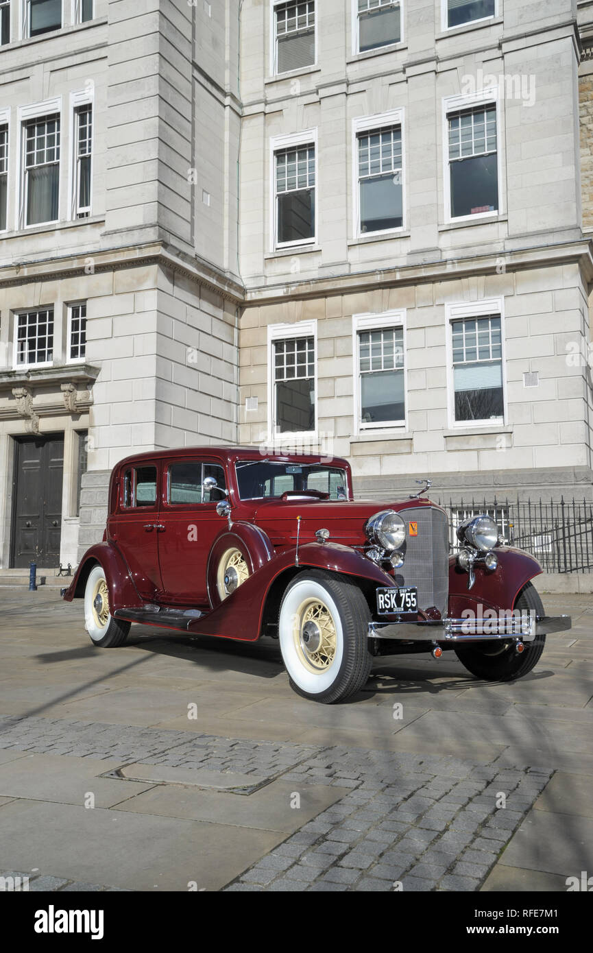 Maroon car hi-res stock photography and images - Page 8 - Alamy