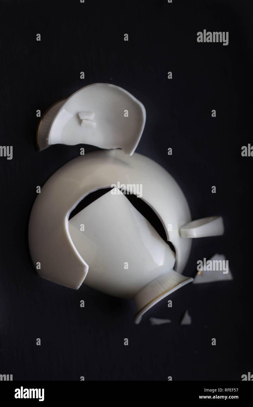 Broken coffee cup hi-res stock photography and images - Alamy