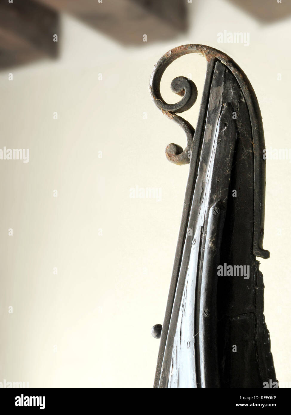 With gondola prow hi-res stock photography and images - Alamy
