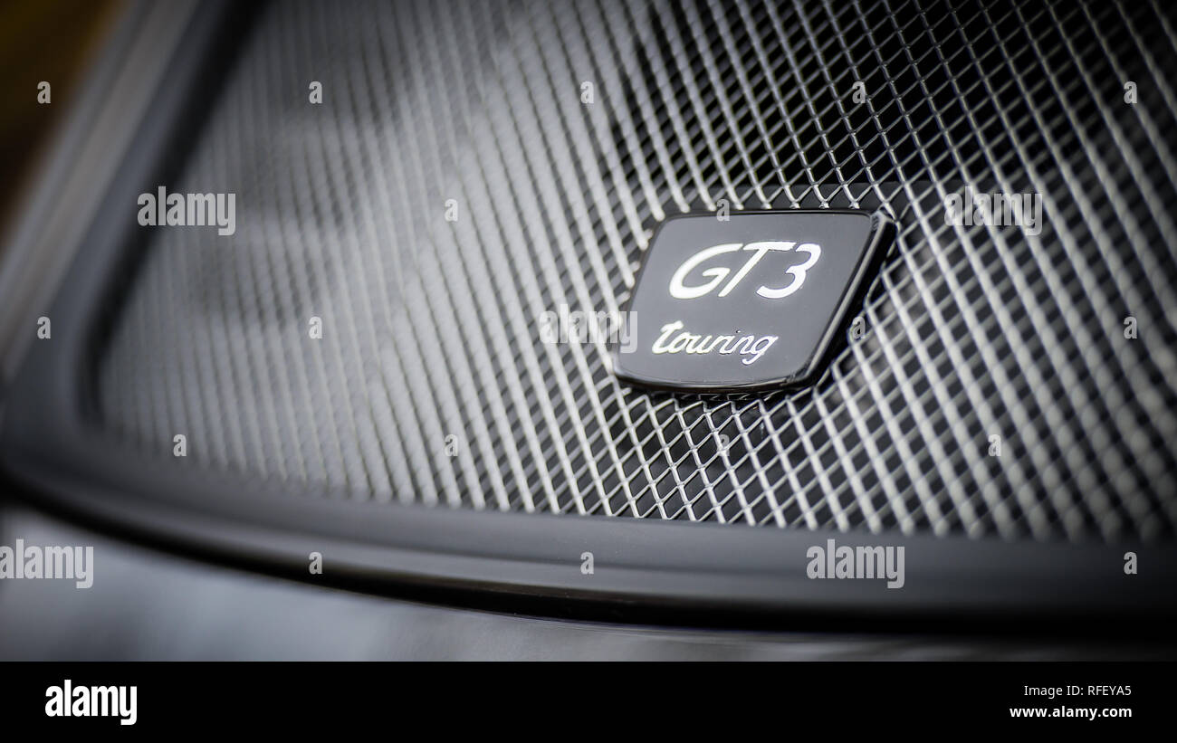 Porsche 911 rear view in hi-res stock photography and images - Alamy