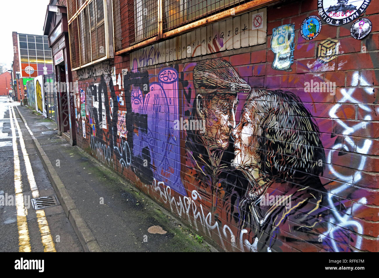 Two old people kissing, art work, Newton St, Northern Quarter, Manchester, M1, England, UK Stock Photo