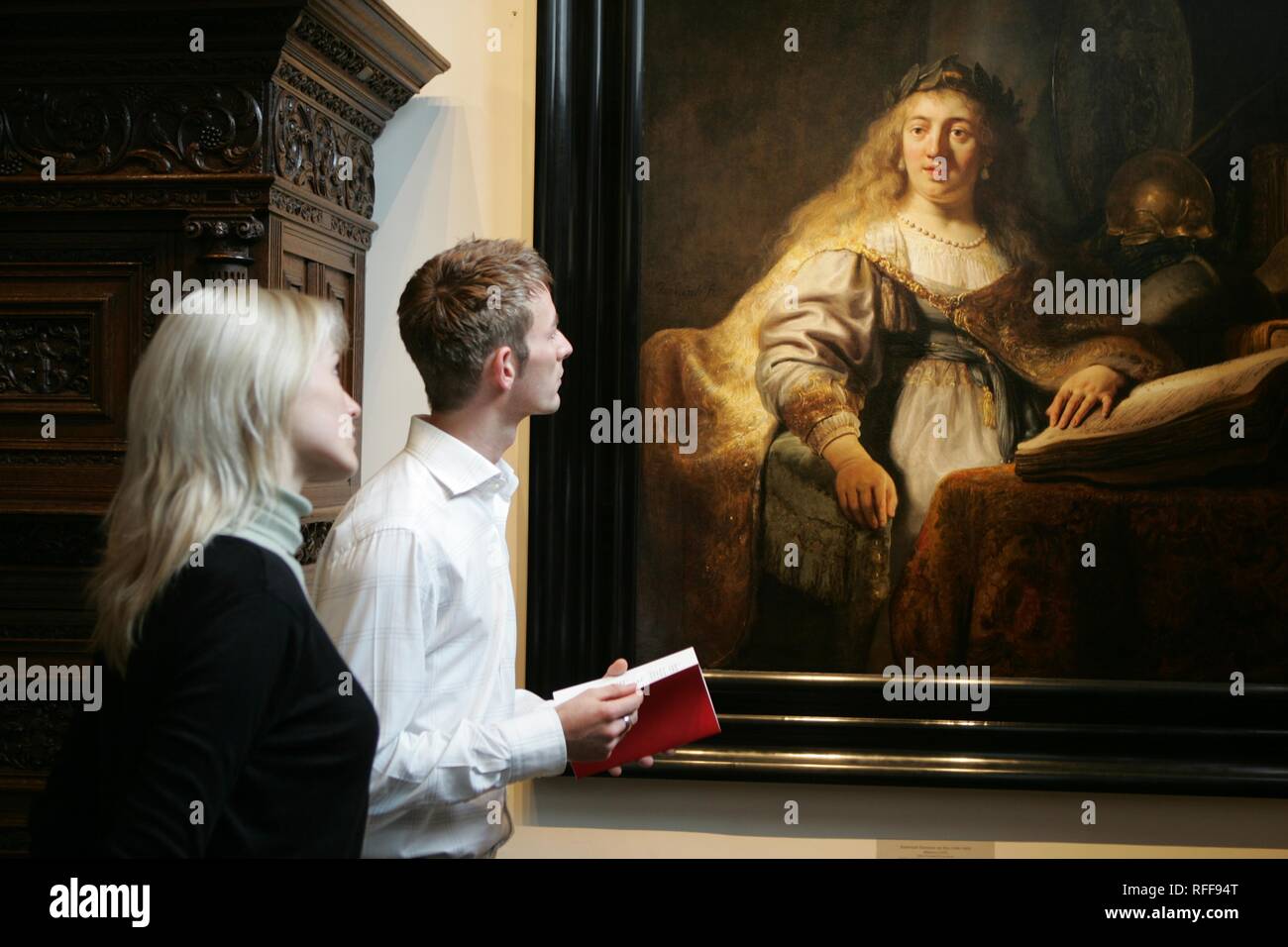 NLD, Netherlands, Amsterdam: Visitors in the Rembrandt House Museum (Rembrandthuis) Stock Photo
