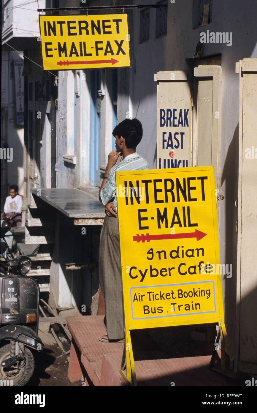 Cyber cafe, Udaipur, Rajasthan, India Stock Photo