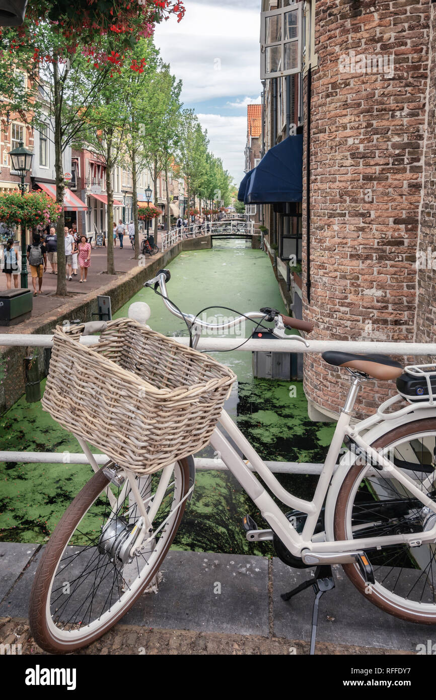 Old Ladies Bike With Basket Hi Res Stock Photography And Images Alamy