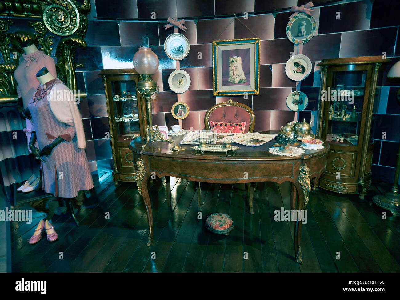 Umbridge`s Ministry of Magic Office, the Making of Harry Potter Studio  Editorial Photo - Image of interior, londra: 151799241