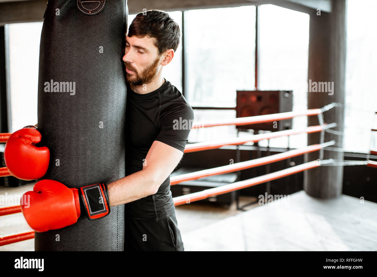 Punch boxer bag hires stock photography and images Alamy