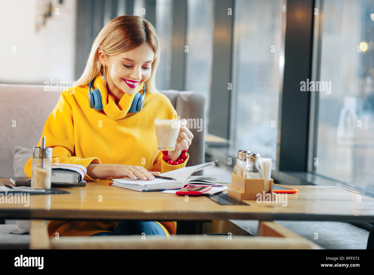 Woman planner hi-res stock photography and images - Alamy