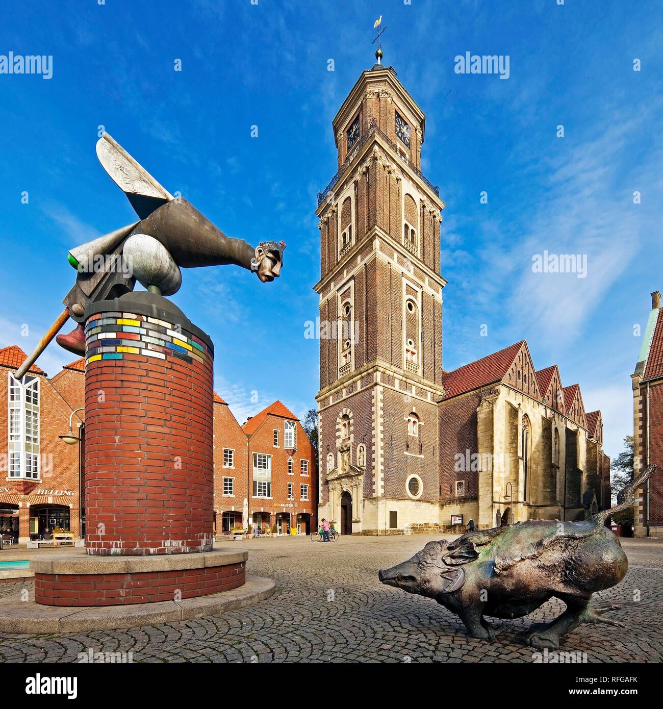 St Lamberti church with sculptures, market place, Coesfeld, Münsterland, North Rhine-Westphalia, Germany Stock Photo