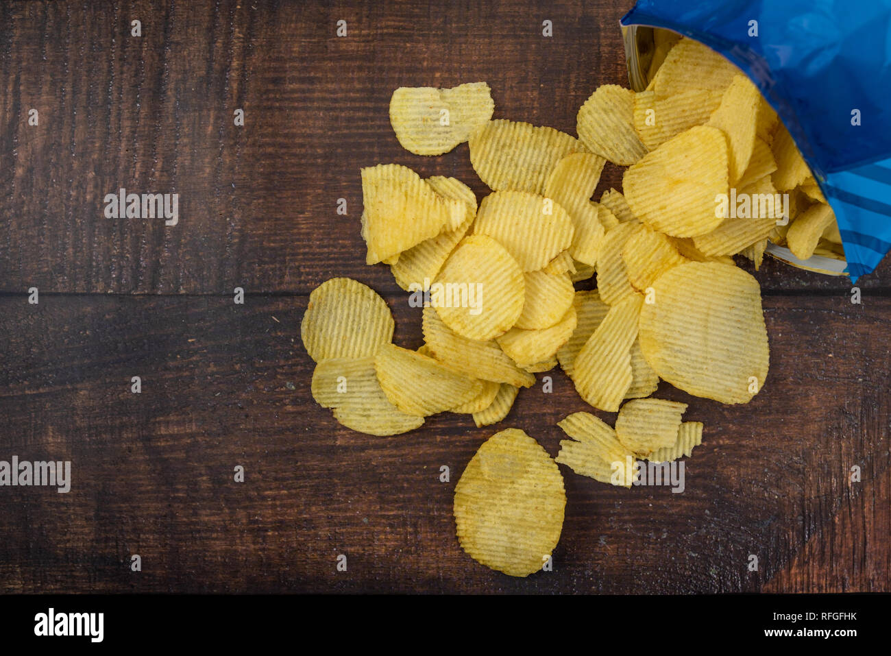 Download Potato Chip Bag High Resolution Stock Photography And Images Alamy Yellowimages Mockups