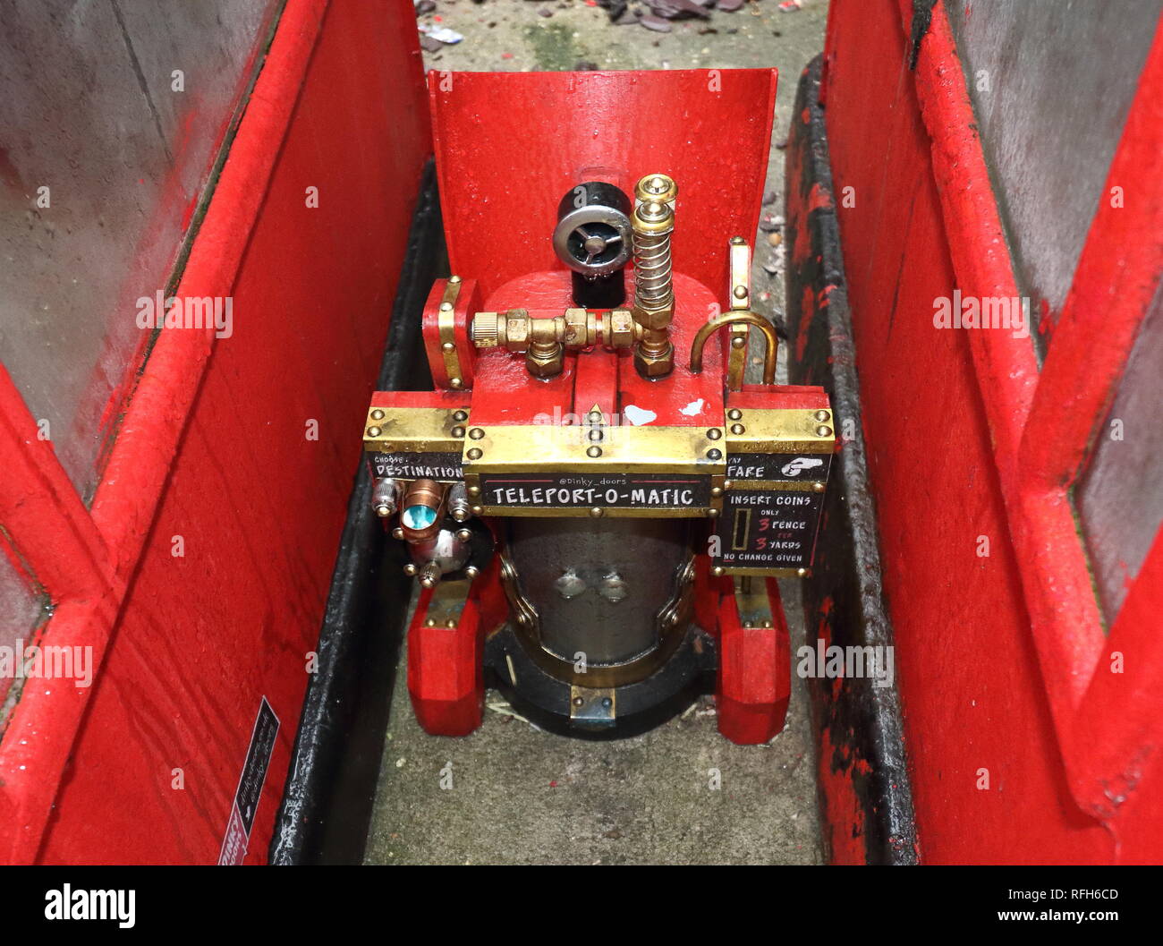 A TeleportOMatic machine seen in Downing Street, CAMBRIDGE. Mystery