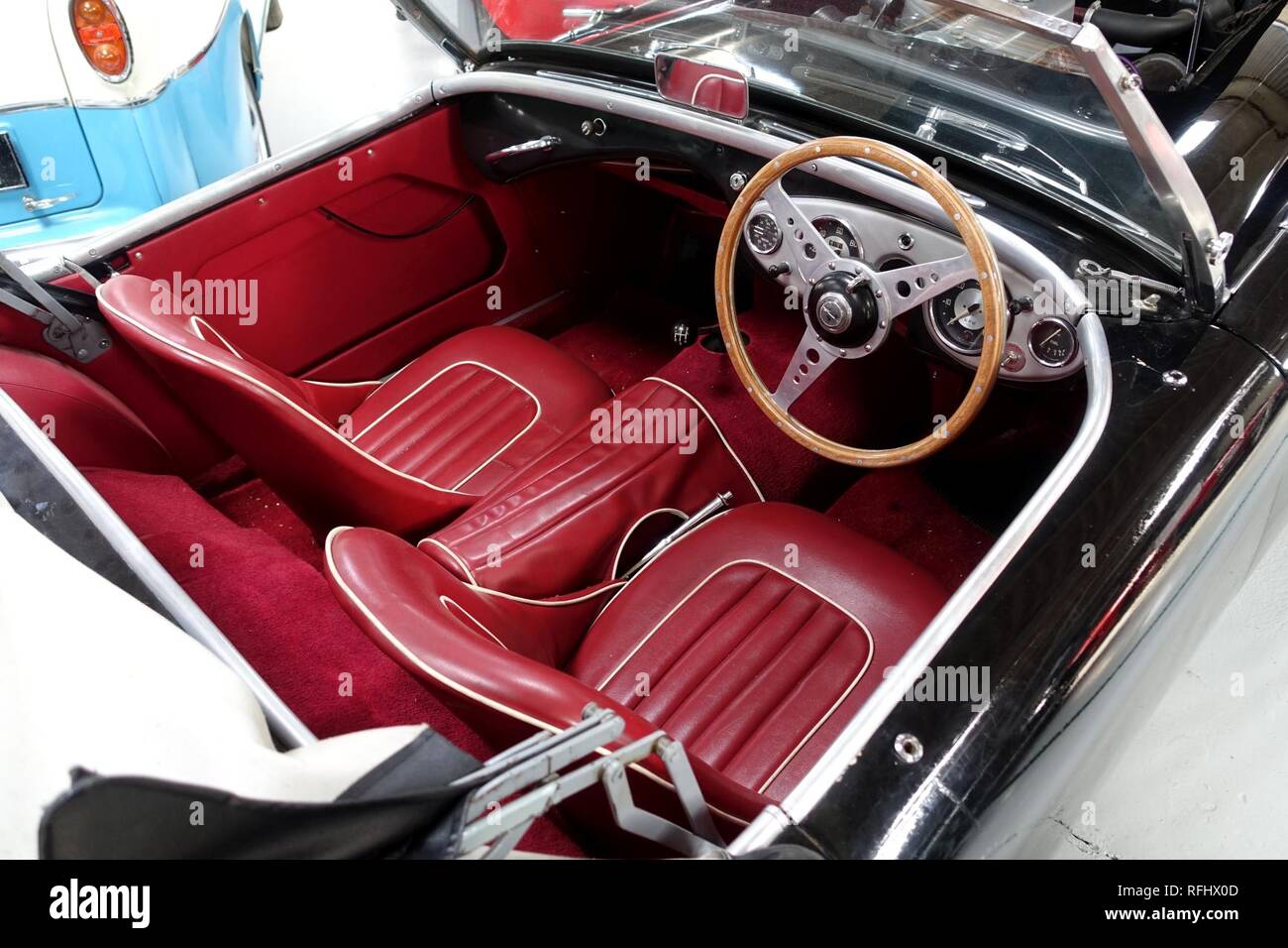 Austin Healey 100 1953-1956 - Bentley Wildfowl and Motor Stock Photo
