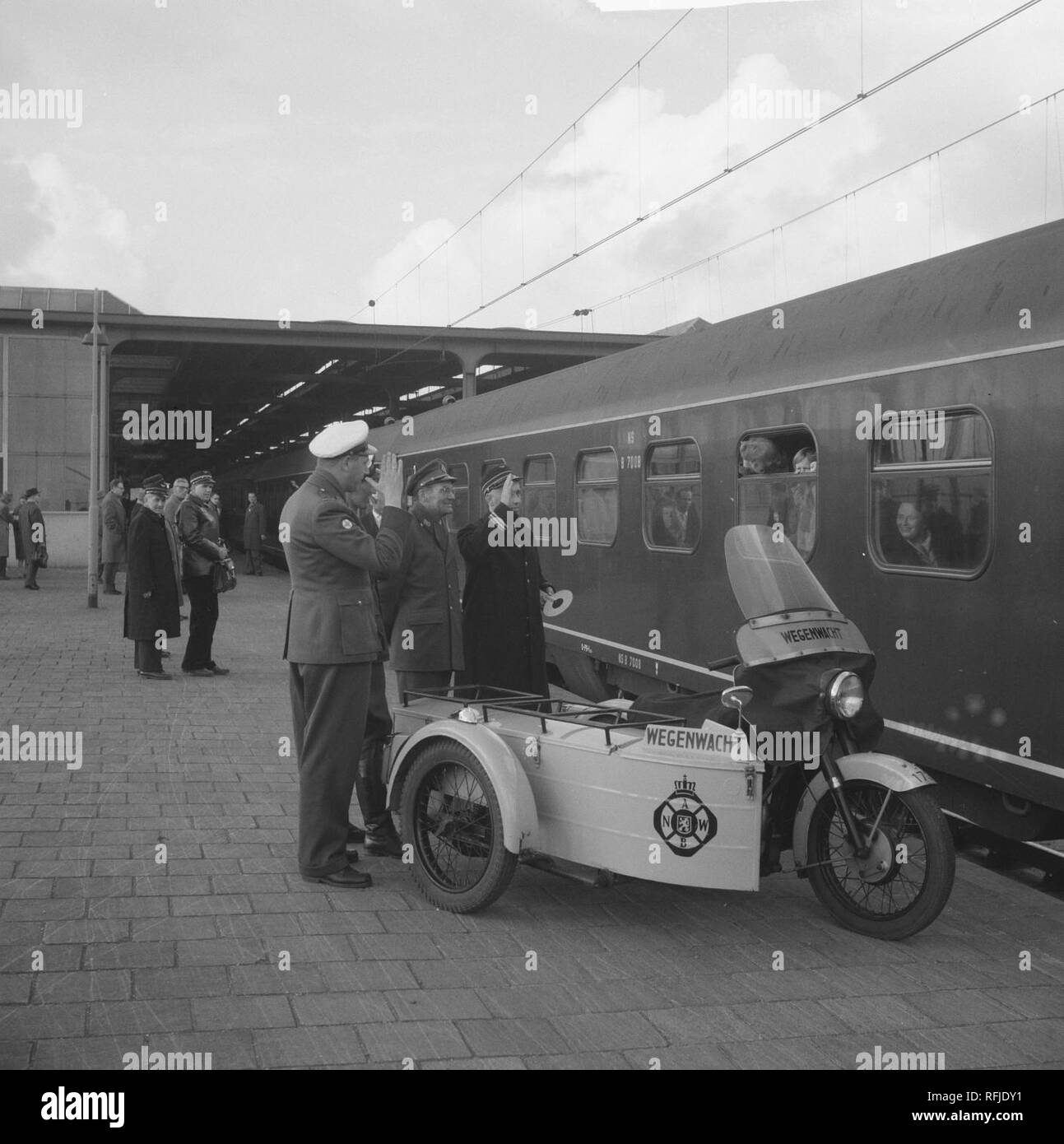 Autoslaaptrein voor nieuwe seizoen (N.S.), Bestanddeelnr 913-7708. Stock Photo