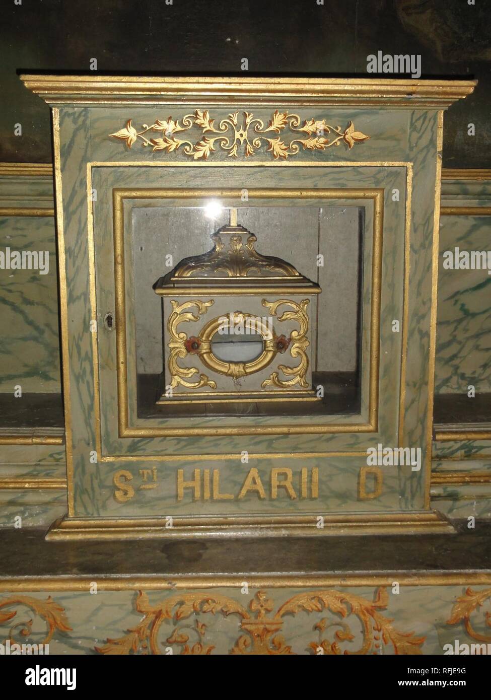 Autreppes (Aisne) église, reliquaire Stock Photo Alamy