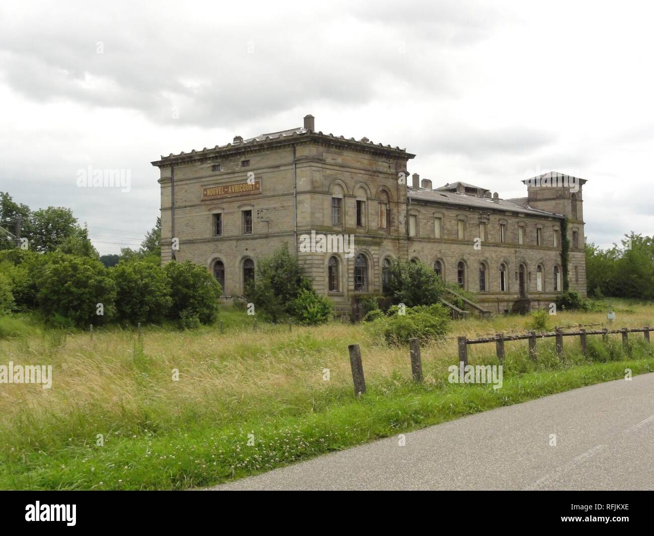 Avricourt (Moselle) ancienne gare NouvelAvricourt Stock Photo Alamy